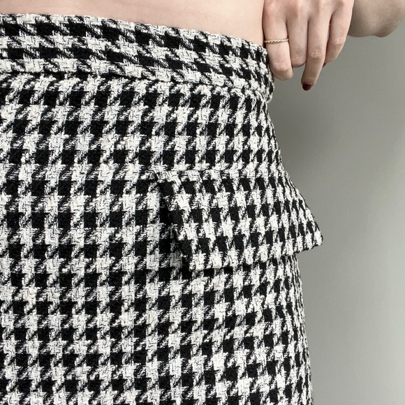 H&M plaid tweed mini skirt with pockets - Picture 3 of 6